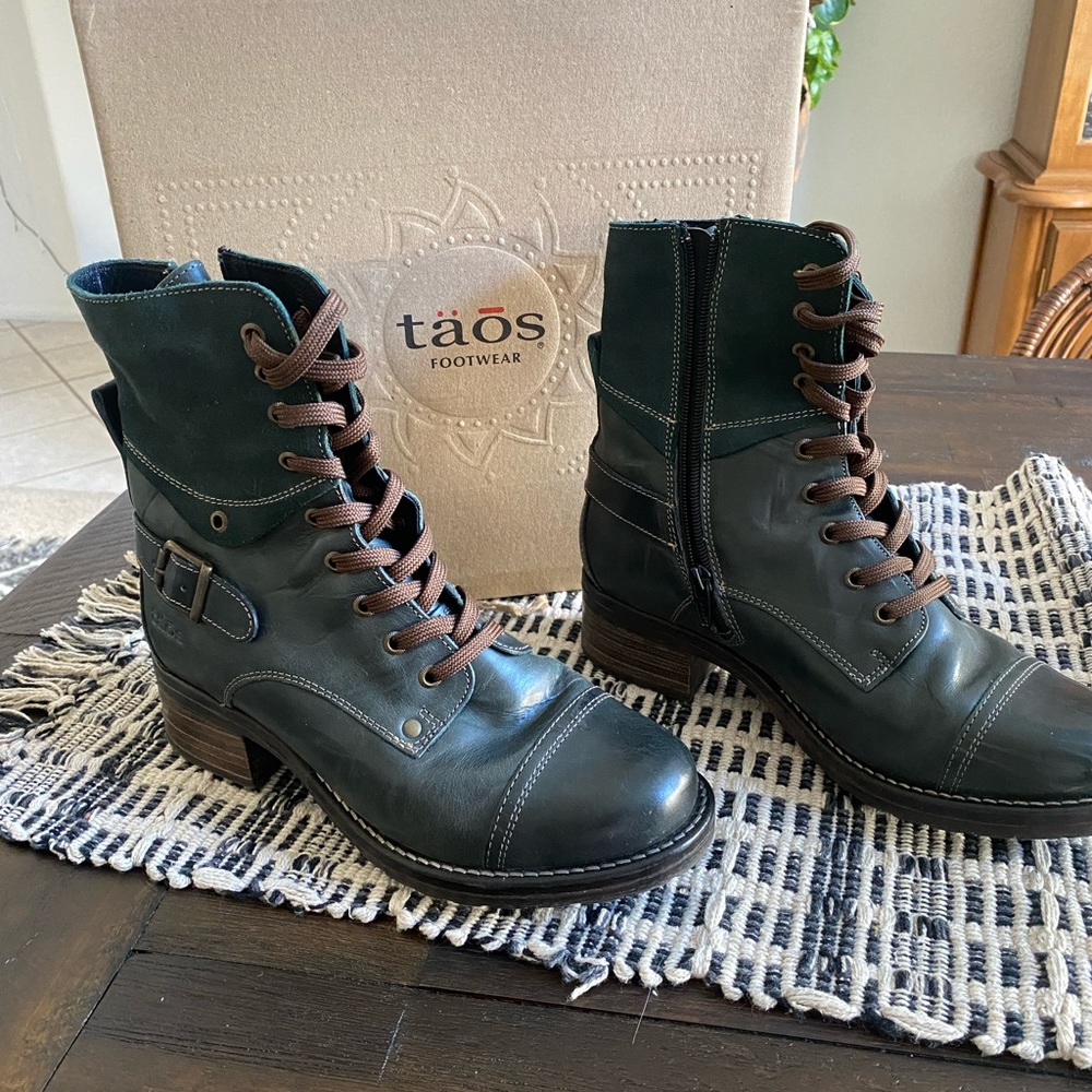 NIB Taos Bootie
